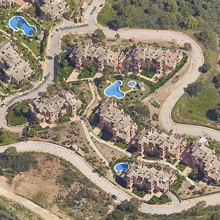 Cubo's Marbella Golf & Parking