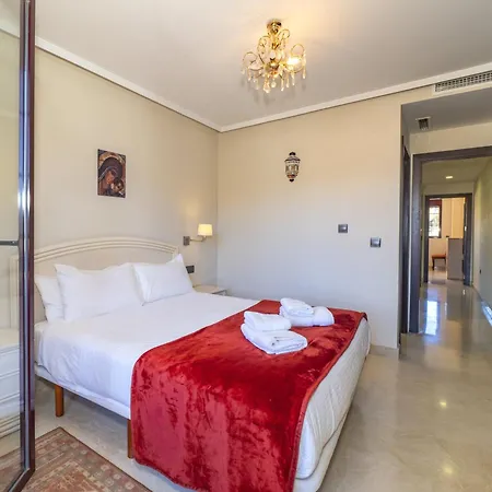 Cubo's Marbella Golf & Parking