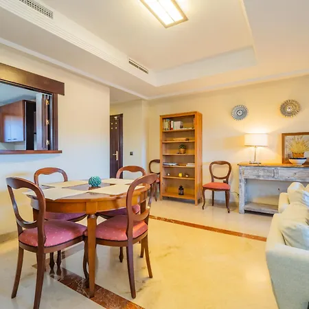 Cubo's Marbella Golf & Parking דירה